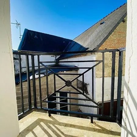 L'Escapade Apartment Laon Exterior photo